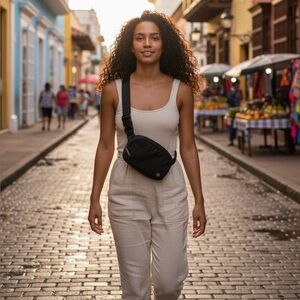 Lululemon Black 1L Belt Bag - N